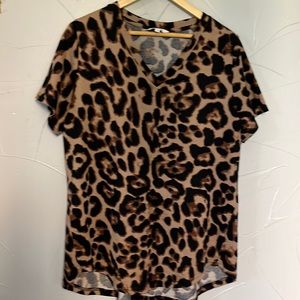 Leopard print hi low shirt.